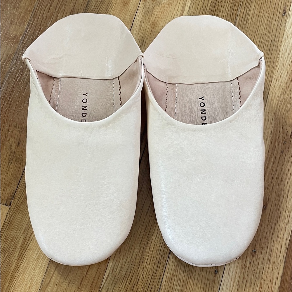 NWT Yonder Hawkins New York Handmade Leather Slippers